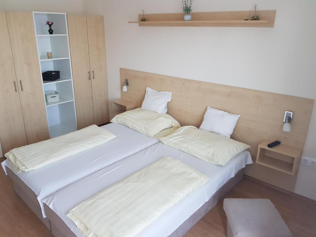 Szaloky Apartmanhaz Gyenesdiás エクステリア 写真