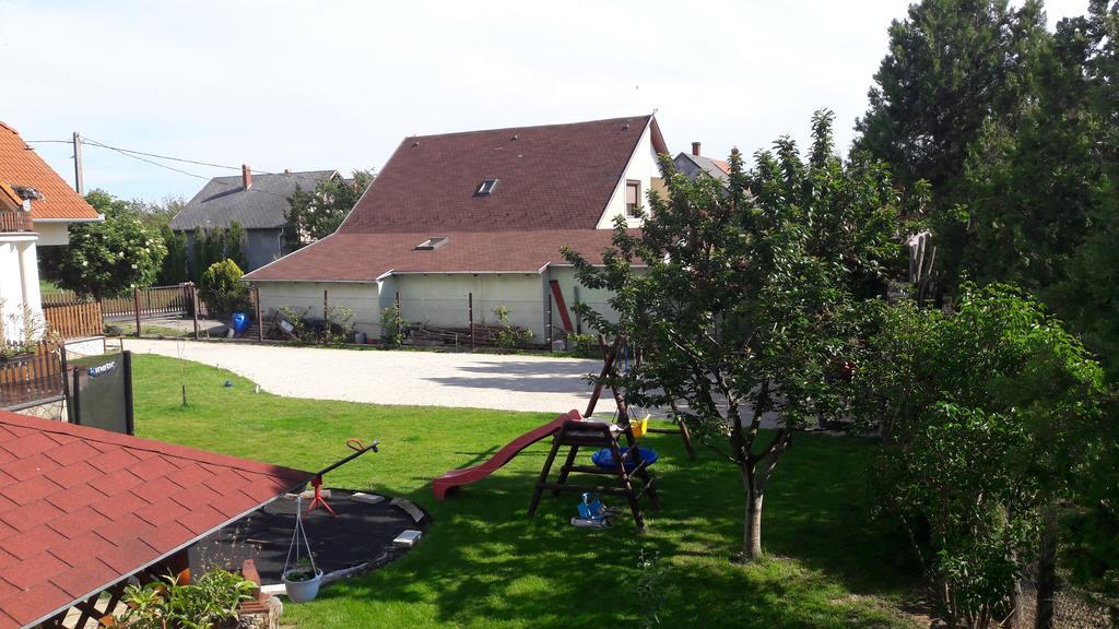 Szaloky Apartmanhaz Gyenesdiás エクステリア 写真